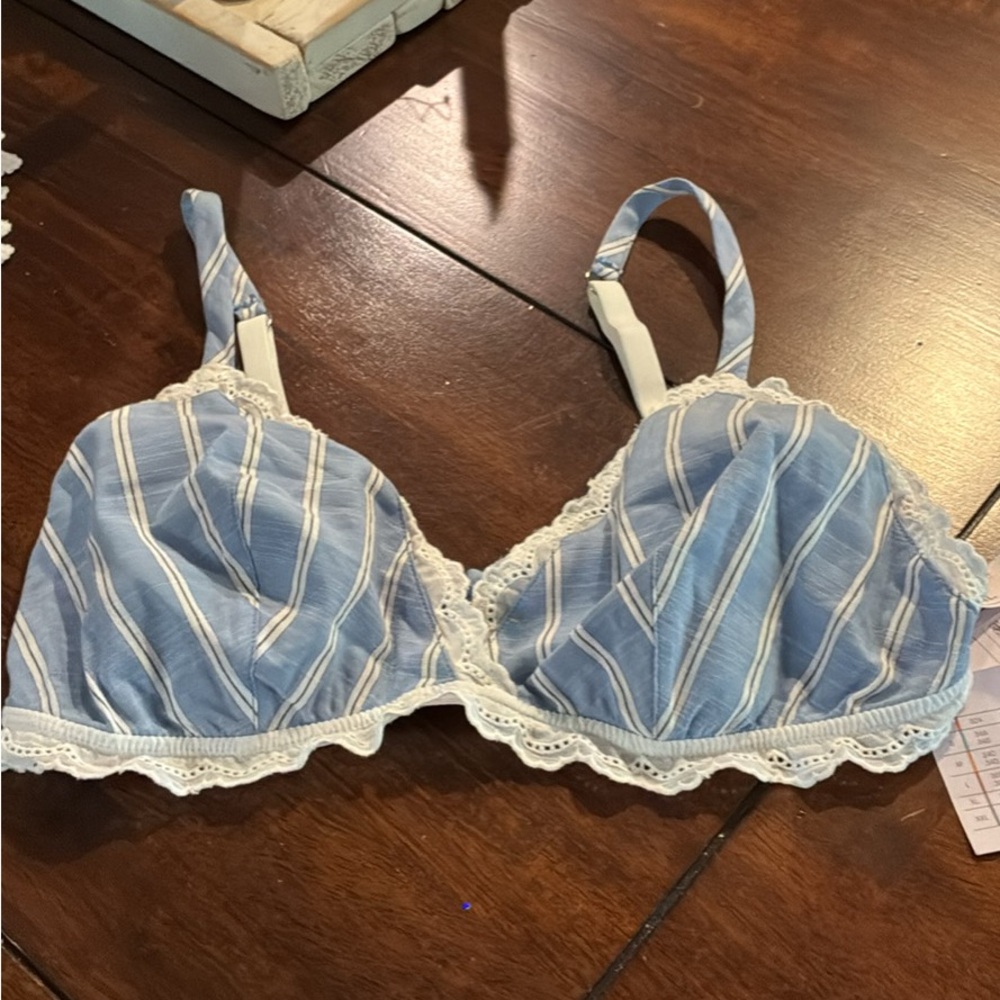 Auden Blue and White Striped Bra with Lace Trim size large new tags